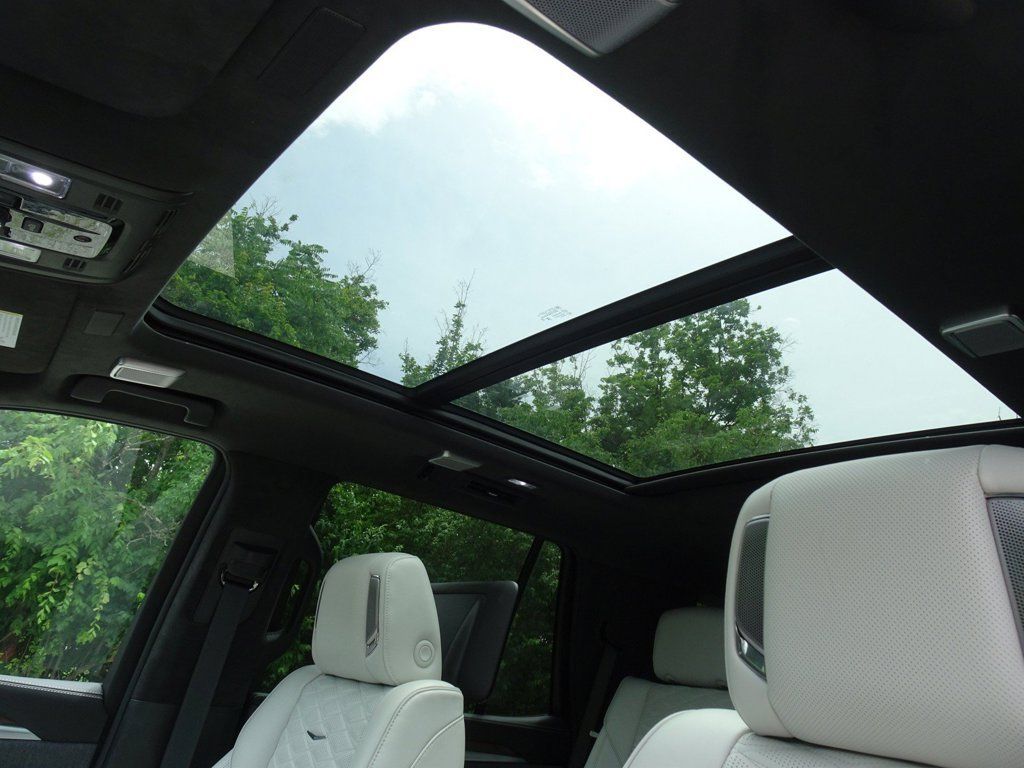 Certified 2026 Cadillac Escalade Platinum Sport w/ LPO, ONYX Package AWD/4WD image 10