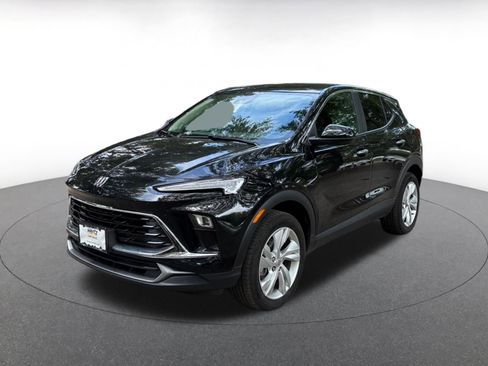 Used 2025 Buick Encore GX Preferred AWD/4WD image 3
