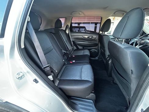 Used 2020 Nissan Rogue S FWD image 30