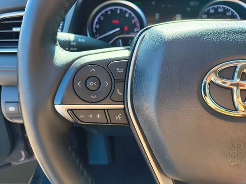 Used 2022 Toyota Camry XLE image 18