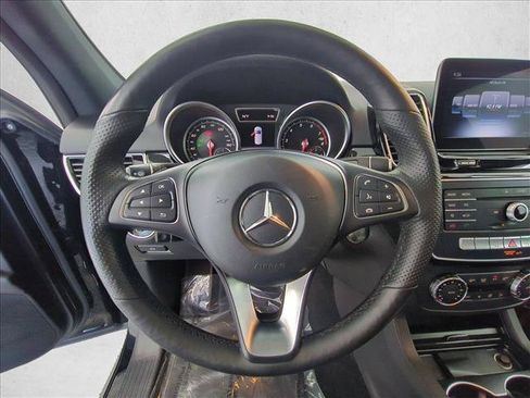 Used 2019 Mercedes-Benz GLE 400 4MATIC image 30
