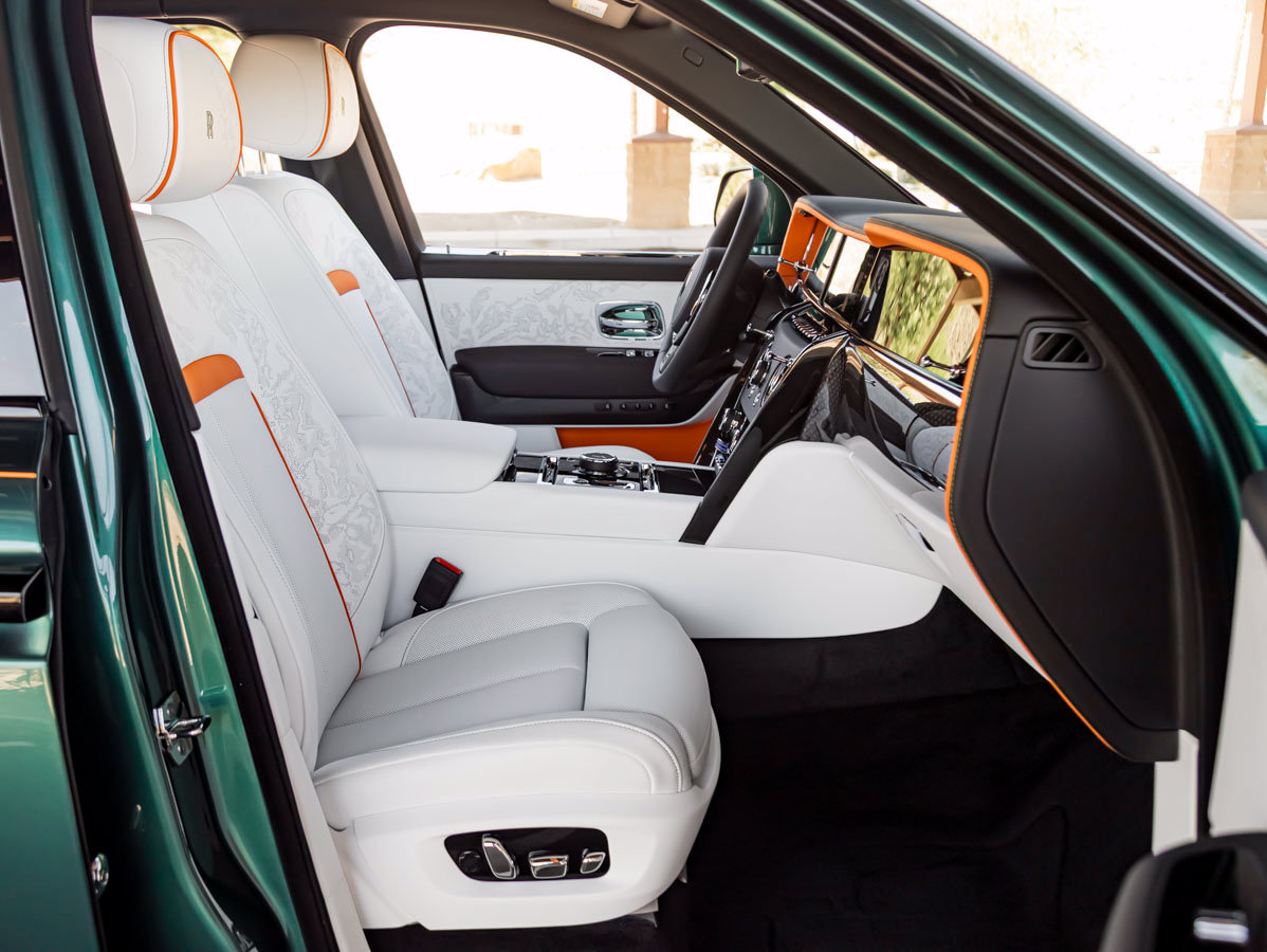 Used 2027 Rolls-Royce Cullinan Black Badge AWD/4WD image 36