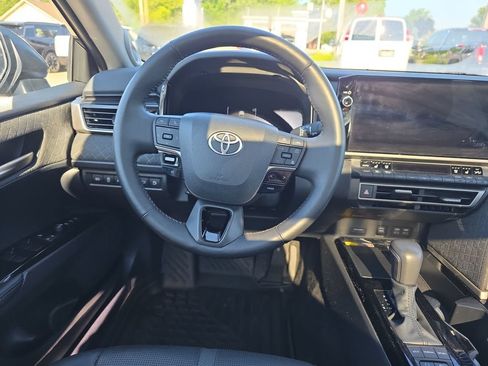 Used 2025 Toyota Camry XLE w/ Premium Package AWD/4WD image 13