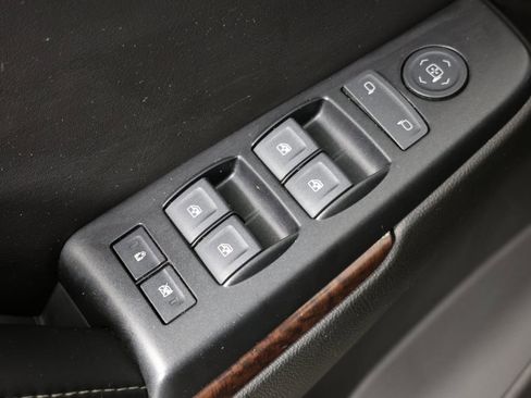 Used 2018 GMC Yukon SLE w/ SLE Value Package image 19