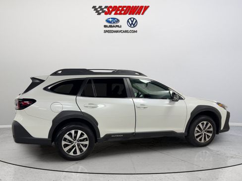 Certified 2025 Subaru Outback Premium AWD/4WD image 5
