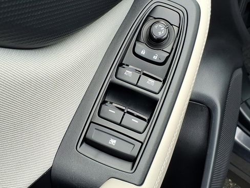 Used 2024 Subaru Forester Premium AWD/4WD image 13