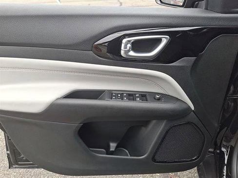 New 2026 Jeep Compass Limited image 9