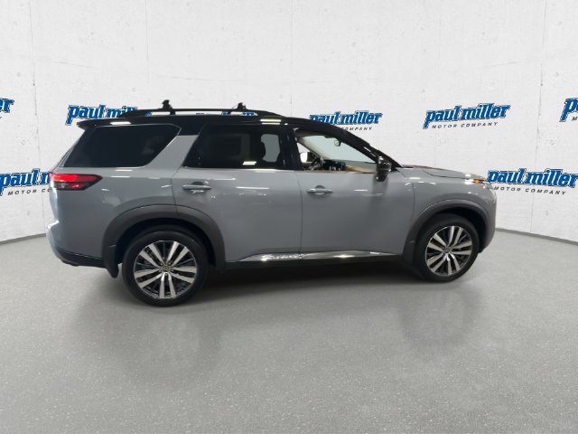 Used 2022 Nissan Pathfinder Platinum w/ Cargo Package AWD/4WD image 12