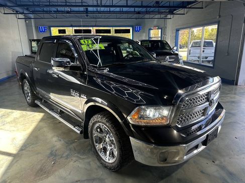 Used 2017 RAM 1500 Laramie AWD/4WD image 8