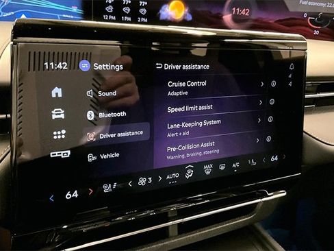 Used 2025 Lincoln Nautilus Premier w/ Jet Appearance Package image 26