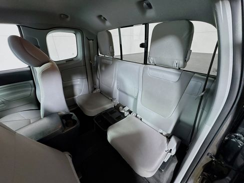 Used 2015 Toyota Tacoma 2WD Access Cab w/ Convenience Package image 19