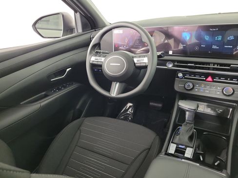 New 2025 Hyundai Santa Cruz SE image 5