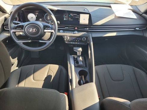 Used 2024 Hyundai Elantra SEL image 14