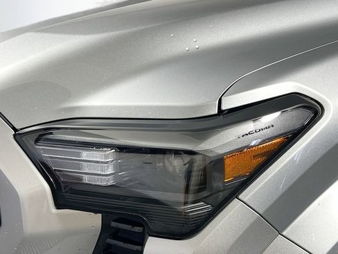 Used 2024 Toyota Tacoma SR5 RWD image 33