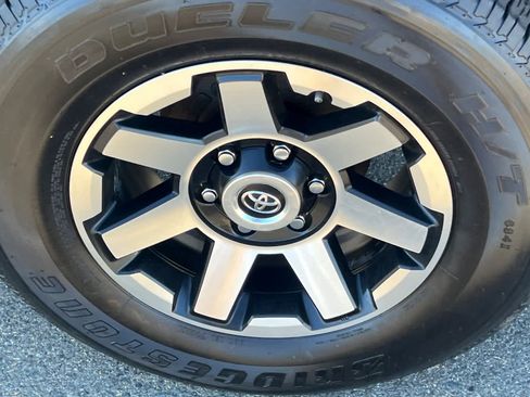 Used 2020 Toyota Tacoma TRD Off-Road w/ Technology Package RWD image 22