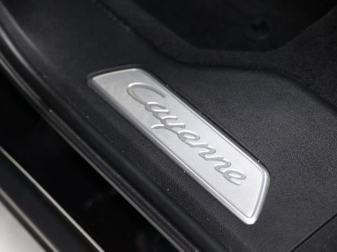 Used 2021 Porsche Cayenne Turbo S AWD/4WD image 61
