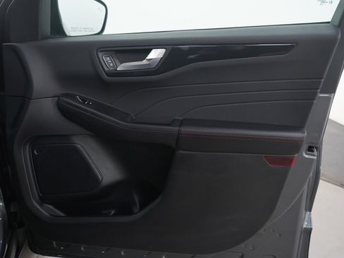 Used 2025 Ford Escape ST-Line image 11