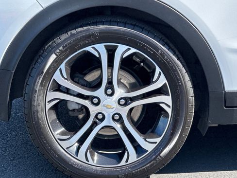 Used 2020 Chevrolet Bolt Premier w/ Infotainment Package image 41