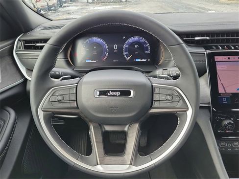 New 2025 Jeep Grand Cherokee Limited w/ Trailer Tow Package image 27