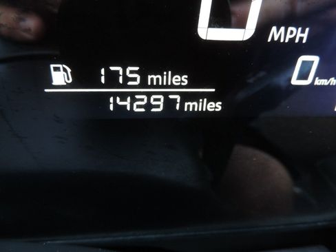 Used 2025 Nissan Kicks SV image 27