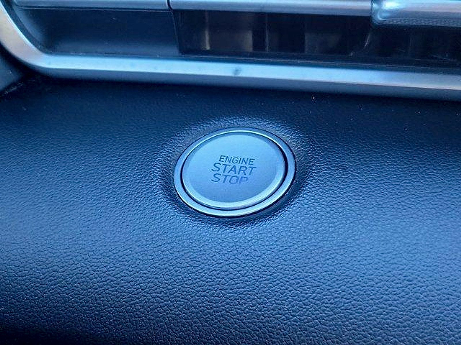 Used 2022 Hyundai Elantra SEL w/ Convenience Package FWD image 31