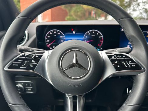 Certified 2025 Mercedes-Benz GLA 250 image 28