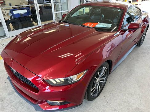 Used 2017 Ford Mustang Premium image 3