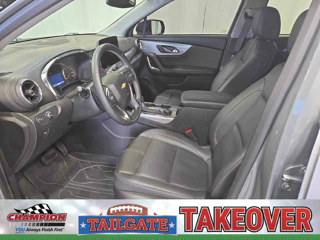 Used 2024 Chevrolet Blazer LT w/ Midnight/Sport Edition FWD image 11
