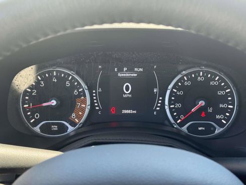 Used 2023 Jeep Renegade Latitude w/ Sun/Sound Group AWD/4WD image 23