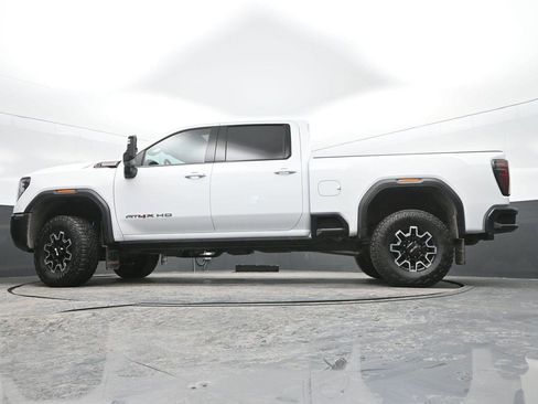 Used 2026 GMC Sierra 2500 AT4X image 39