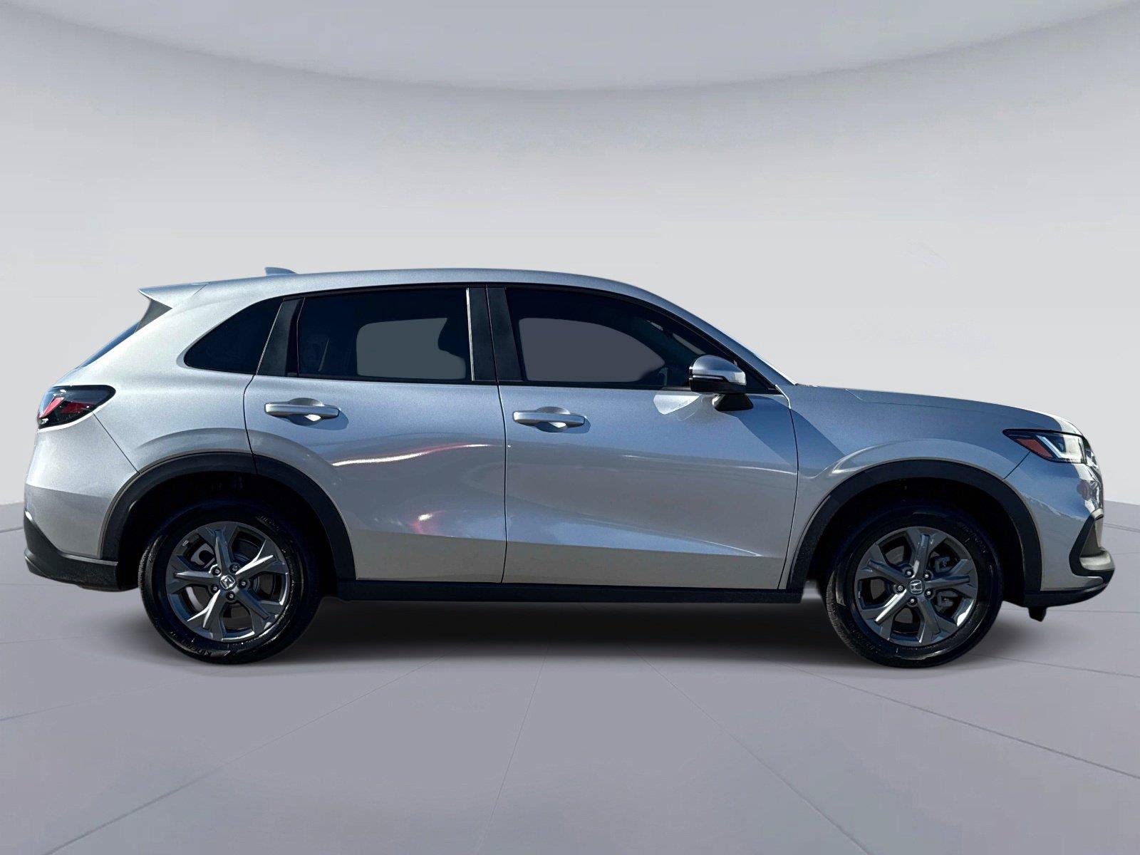 Certified 2027 Honda HR-V LX image 2
