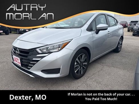 Used 2025 Nissan Versa SV FWD image 1