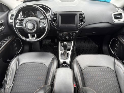 Used 2019 Jeep Compass Latitude image 14