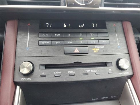 Used 2019 Lexus IS 300 image 28