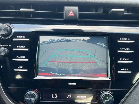 Used 2020 Toyota Camry SE FWD image 40