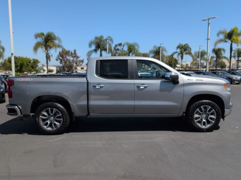 Used 2024 Chevrolet Silverado 1500 LT AWD/4WD image 11