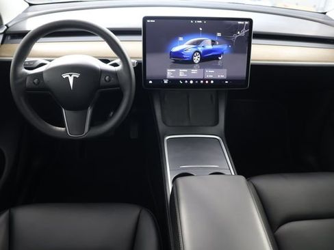 Used 2023 Tesla Model Y Long Range AWD/4WD image 2
