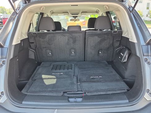Used 2023 Nissan Rogue SV AWD/4WD image 19