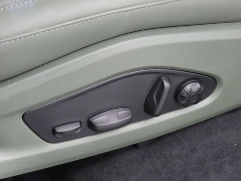 Certified 2024 Porsche Macan 4 Electric AWD/4WD image 40