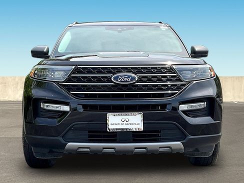 Used 2020 Ford Explorer XLT w/ Equipment Group 202A AWD/4WD image 2