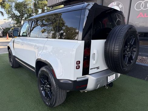 Used 2021 Land Rover Defender 110 SE AWD/4WD image 4