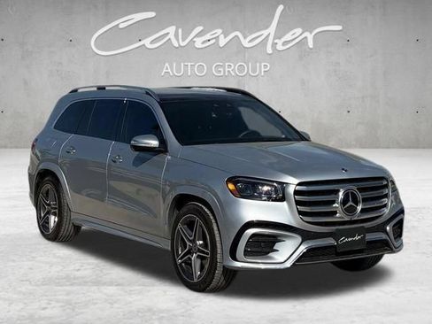 Used 2025 Mercedes-Benz GLS 450 4MATIC image 2