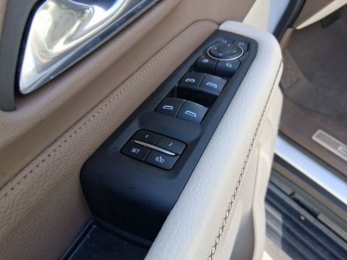 Used 2023 GMC Yukon Denali image 10