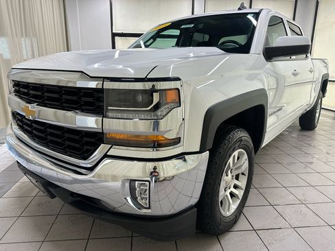 Used 2018 Chevrolet Silverado 1500 LT w/ All Star Edition image 15