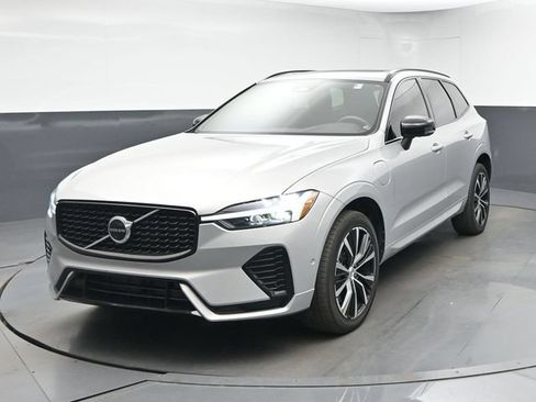 Used 2023 Volvo XC60 T8 Plus w/ Protection Package Premier AWD/4WD image 3