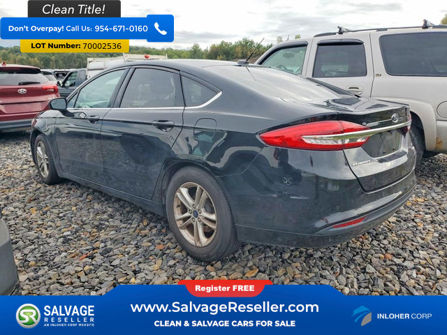 Used 2018 Ford Fusion SE w/ Fusion SE Technology Package FWD image 3