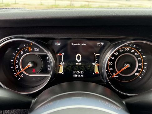 Used 2020 Jeep Wrangler Unlimited Sahara AWD/4WD image 26