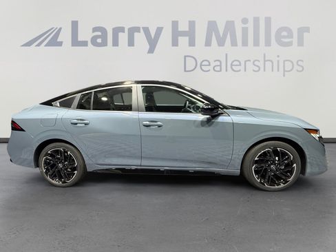 New 2026 Nissan Sentra SR w/ Floor Mat Package FWD image 6