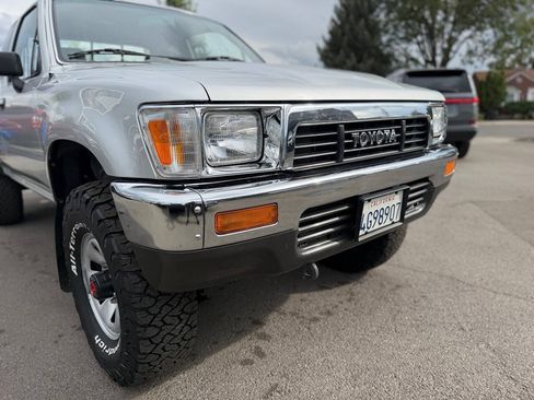 Used 1991 Toyota Pickup Deluxe AWD/4WD image 53