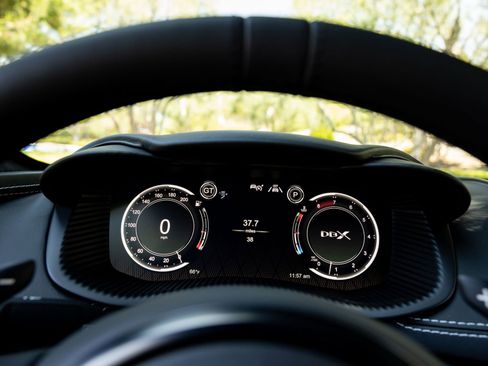 Used 2021 Aston Martin DBX AWD/4WD image 13